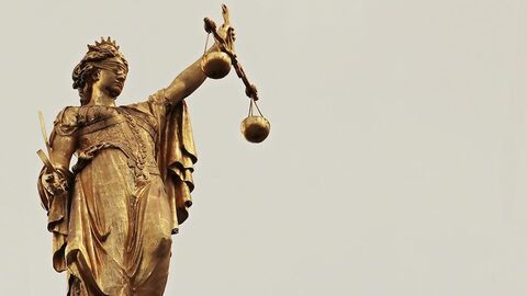 Justitia Justitia Statue