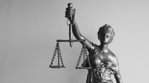 Justitia Obere Hälfte einer Justitia-Statue.